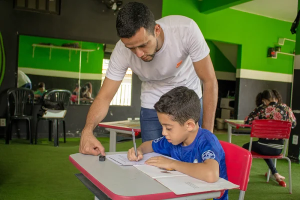 Reforço escolar (português e matemática)